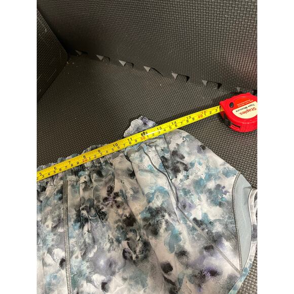 Lululemon Hotty Hot Low-Rise‎ Lined Short 2.5" Kaleidofloral Multi blue Chalk 12 - Picture 6 of 8